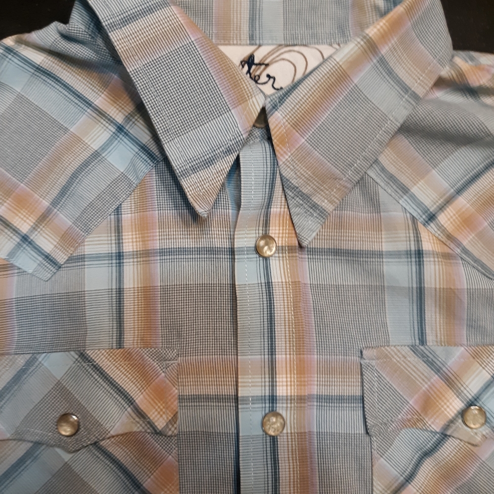 Hollister small western long sleeve pearl snaps